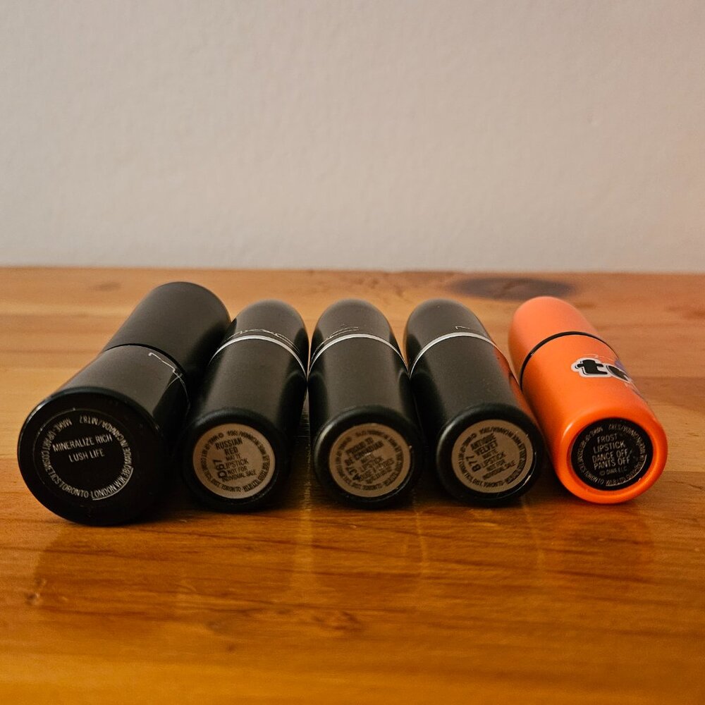 MAC Lipstick Bundle - Picture 2 of 3